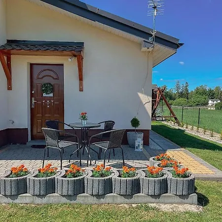 Dom Caloroczny Wrzosowka Z Balia Ogrodowa Kamienica Krolewska