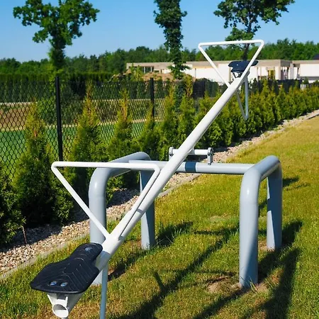 Dom Caloroczny Wrzosowka Z Balia Ogrodowa Kamienica Krolewska